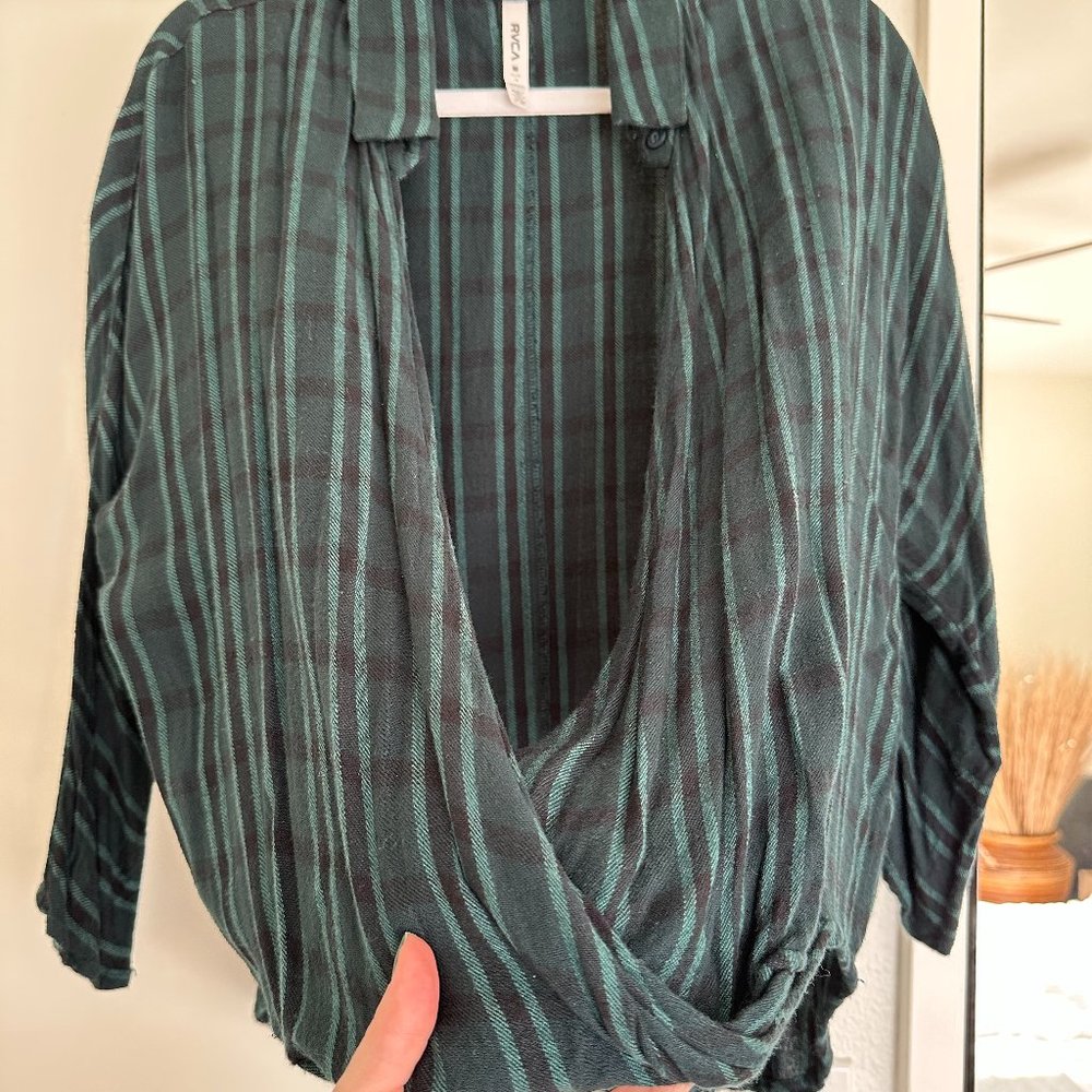 RVCA Green Plaid Cross Wrap Flowy blouse Size Medium